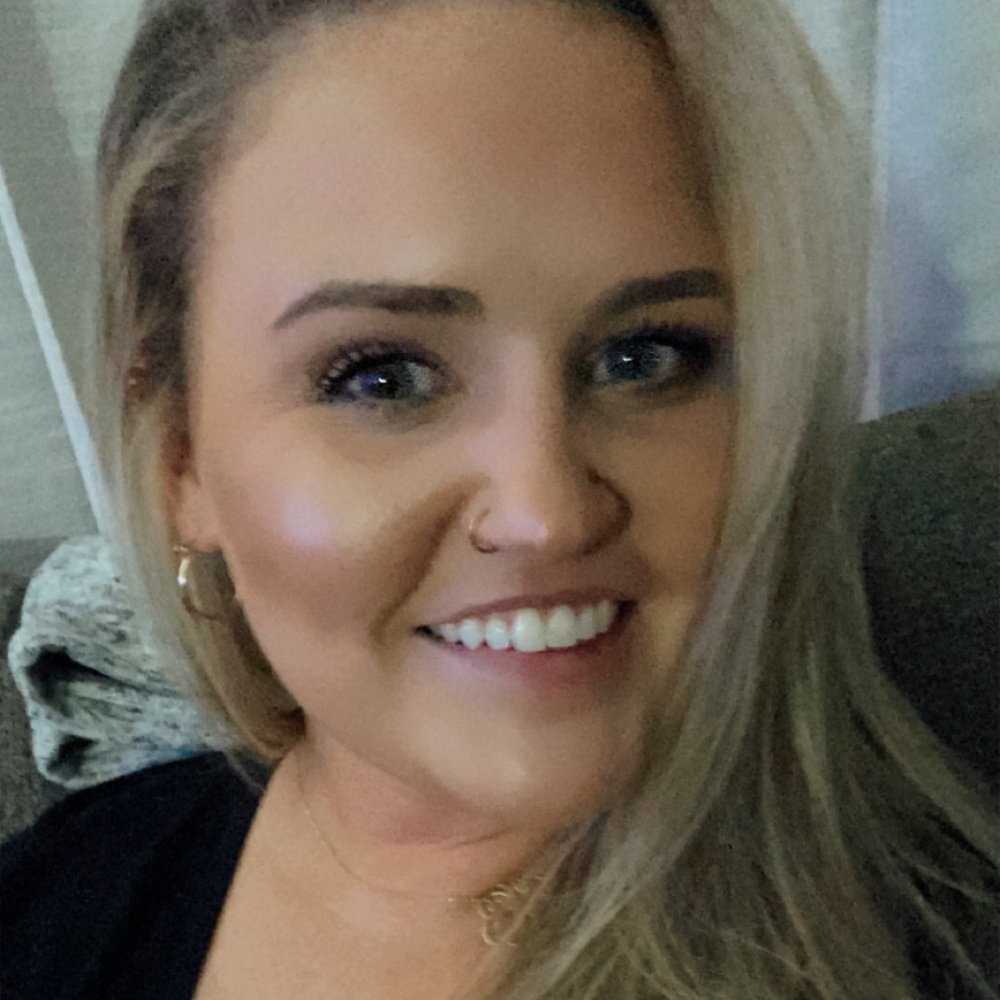 Meet your Posher, Holly